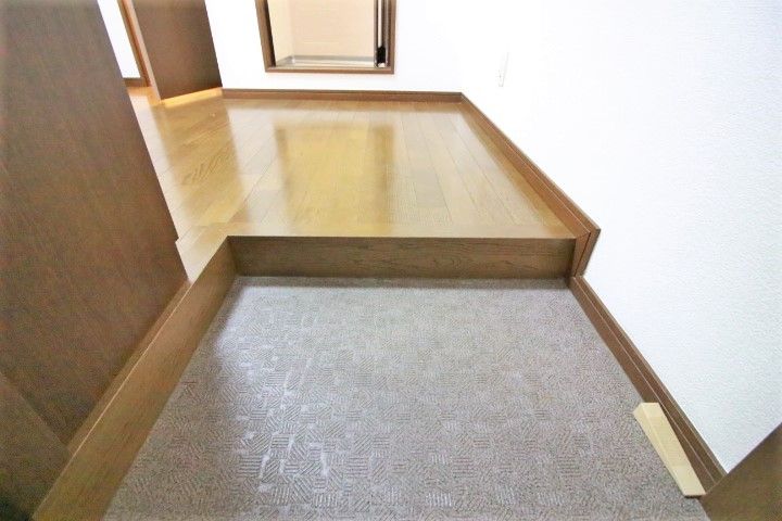 奈良県桜井市大字阿部の賃貸マンションの玄関