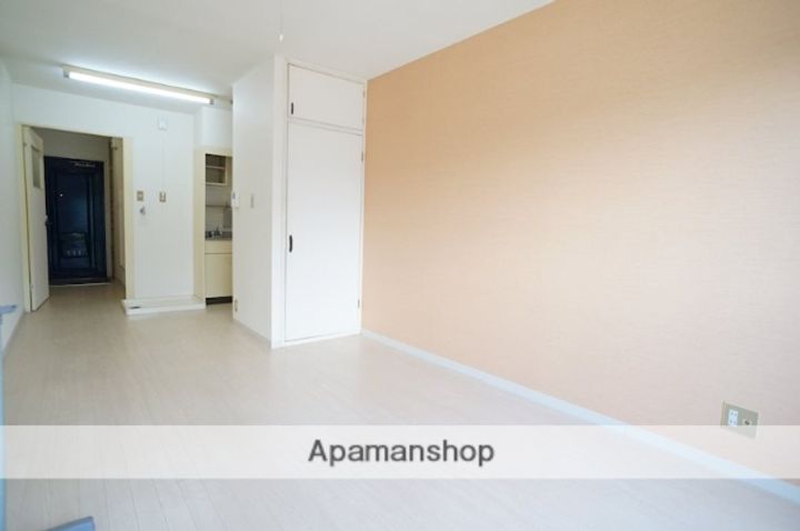 カレント・一条の居間