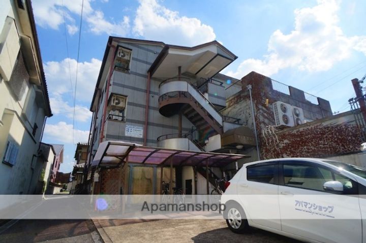 奈良県奈良市西包永町の賃貸マンションの外観