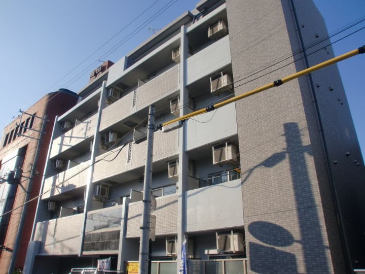 サンシャイン 富雄駅前の外観