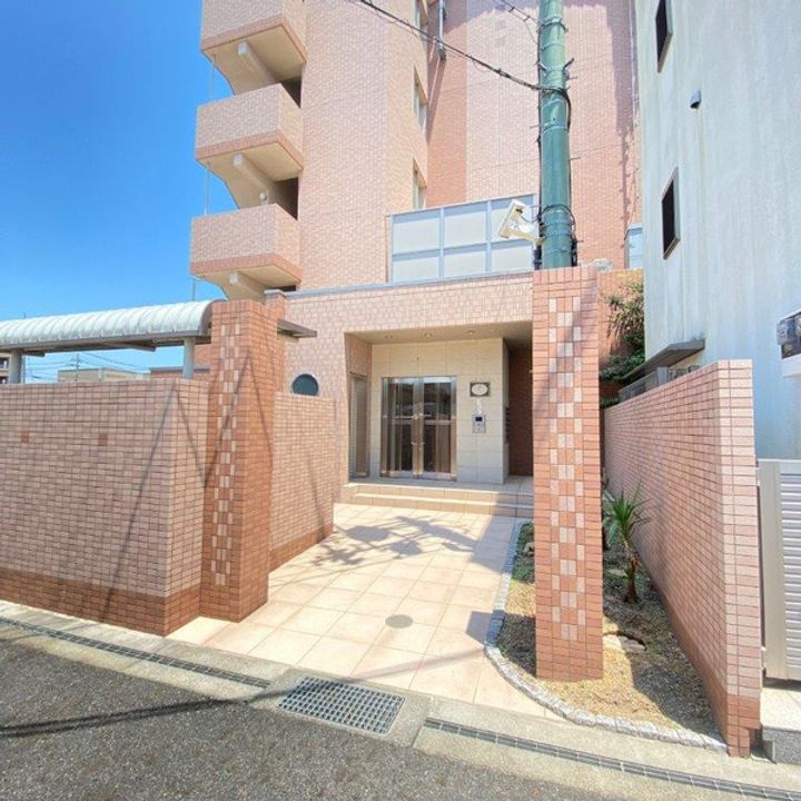 フルーア ケイの周辺