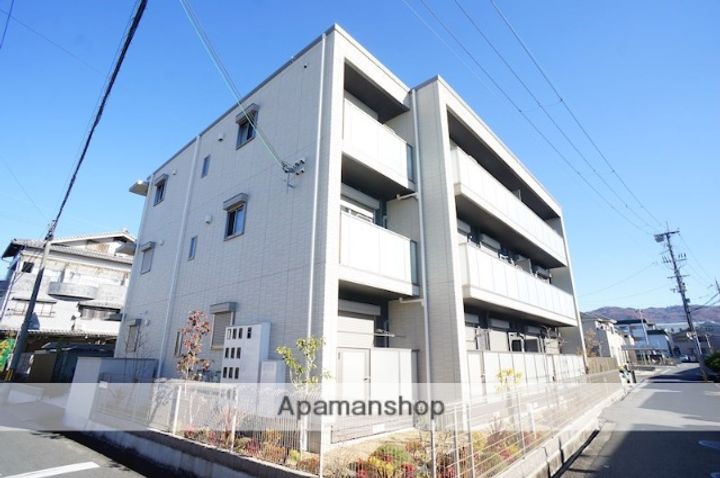 シャーメゾン京終の外観