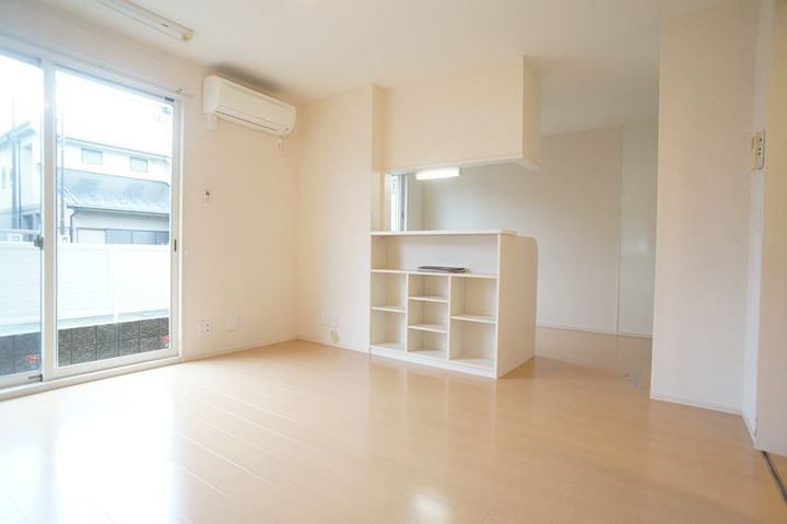 リビングタウンくにみ A棟の居間