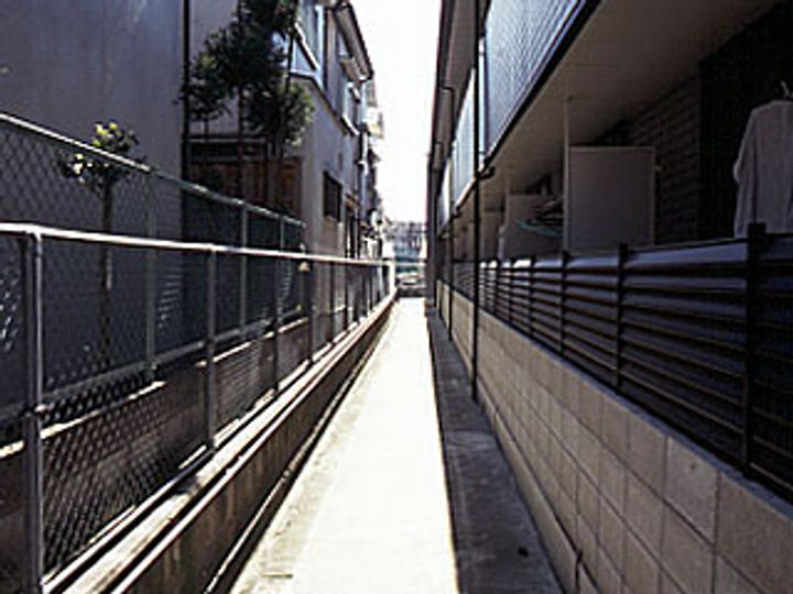 レオパレスナカノ204の外観