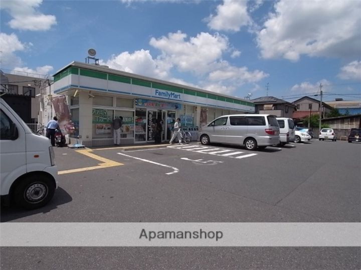 リバティ・クレールの周辺