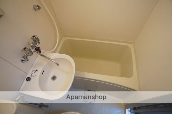 奈良県奈良市西大寺北町3丁目の賃貸マンションの内装