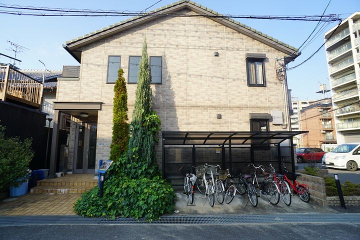 グランドゥール西大寺の外観