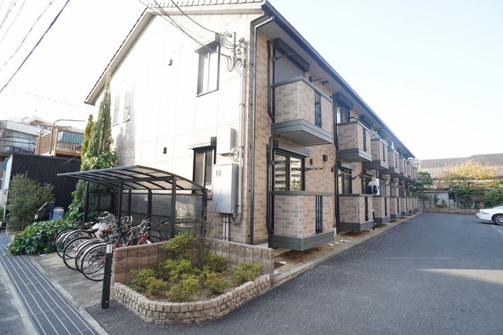 グランドゥール西大寺の外観