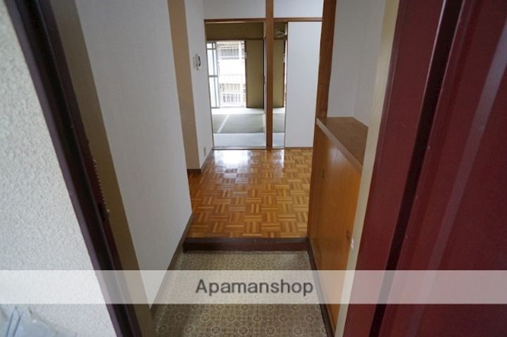 奈良県奈良市秋篠新町の賃貸マンションの玄関