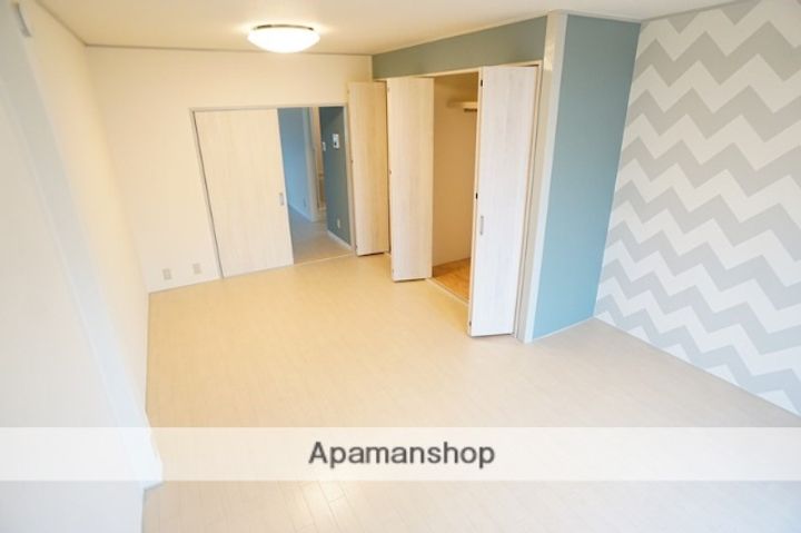 マンションコジマの居間