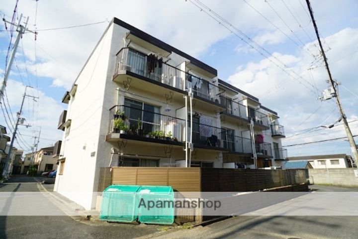 マンションコジマの外観