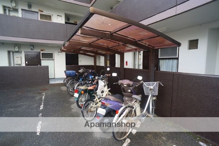 マンションコジマの外観