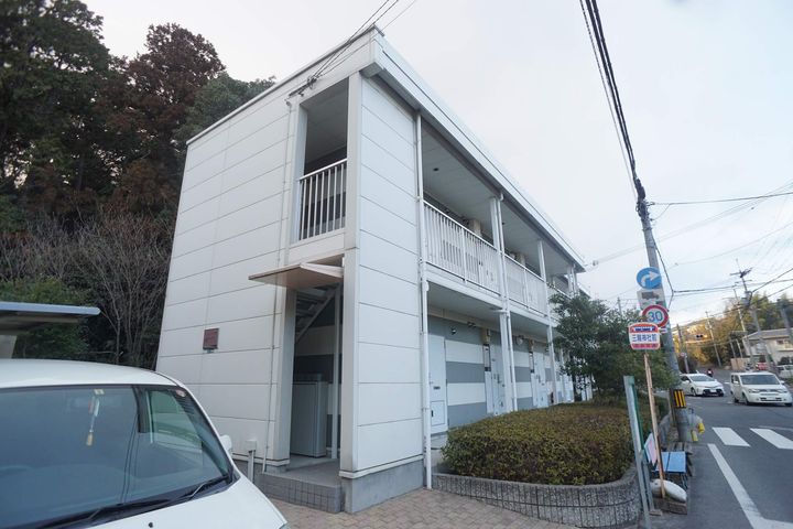 レオパレスあやめ池疋田101の外観