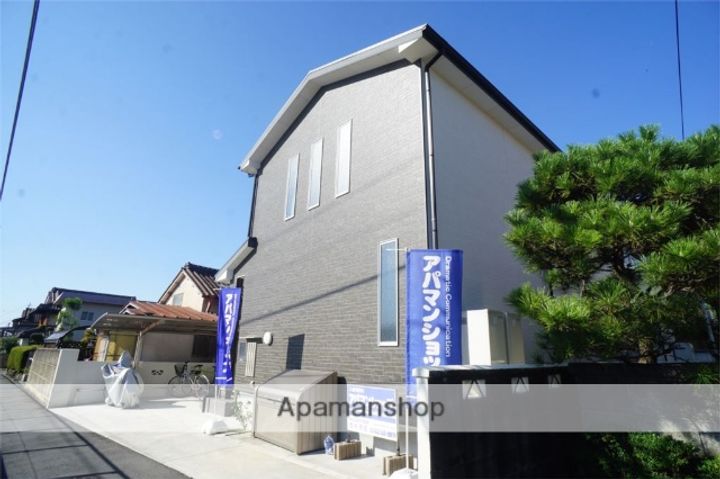 シャルマン尼ヶ辻の外観