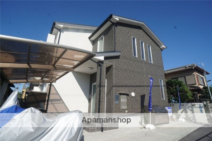 シャルマン尼ヶ辻の外観