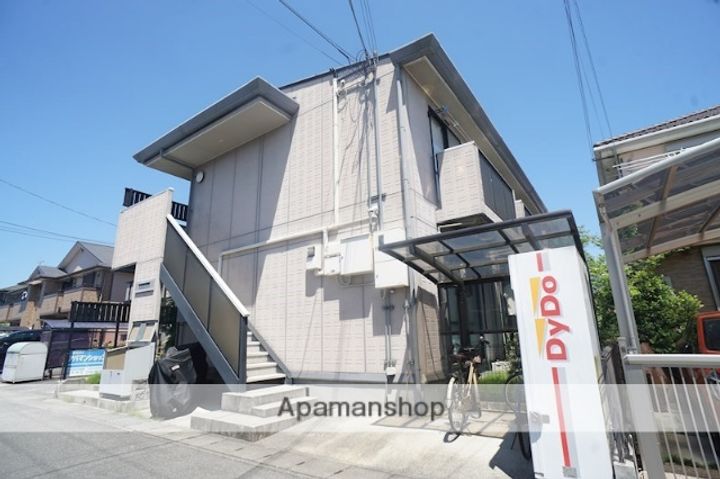 サイプレスコートの外観