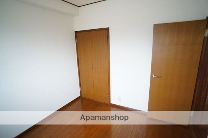 フロンティアの内装