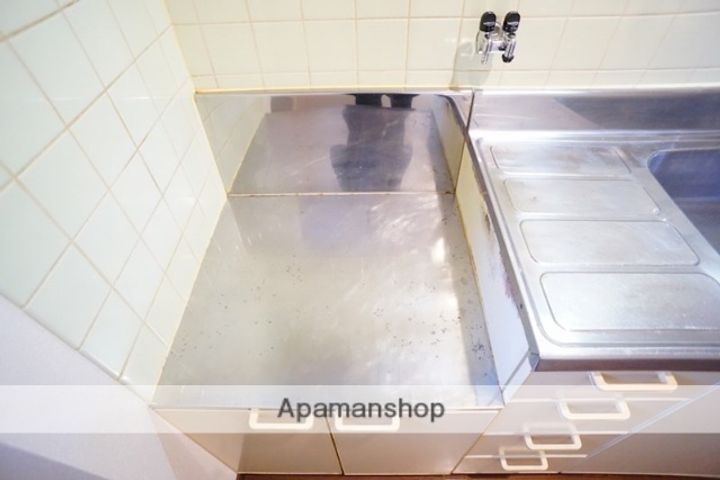 フロンティアの内装