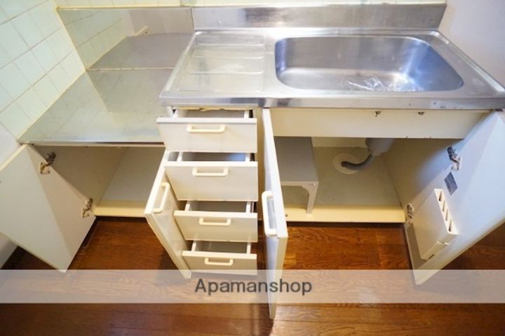 フロンティアの内装