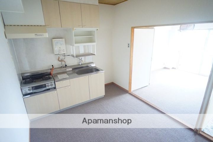 ハイネス生駒の居間