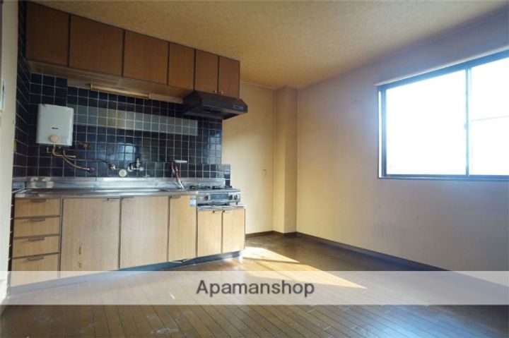 八尾マンションの居間