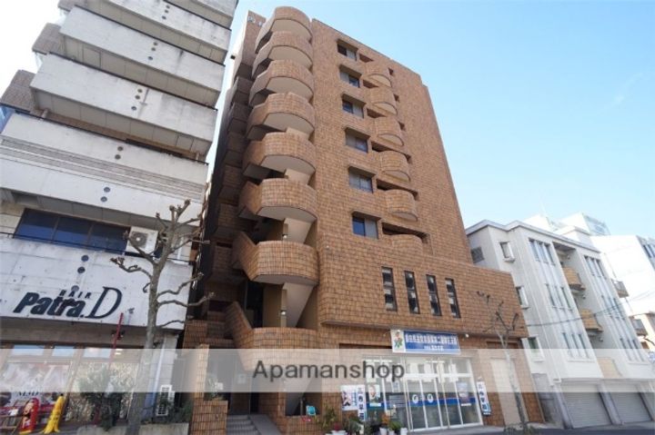 インペリアル東生駒の外観