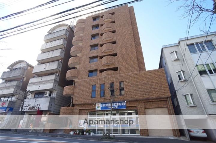 インペリアル東生駒の外観