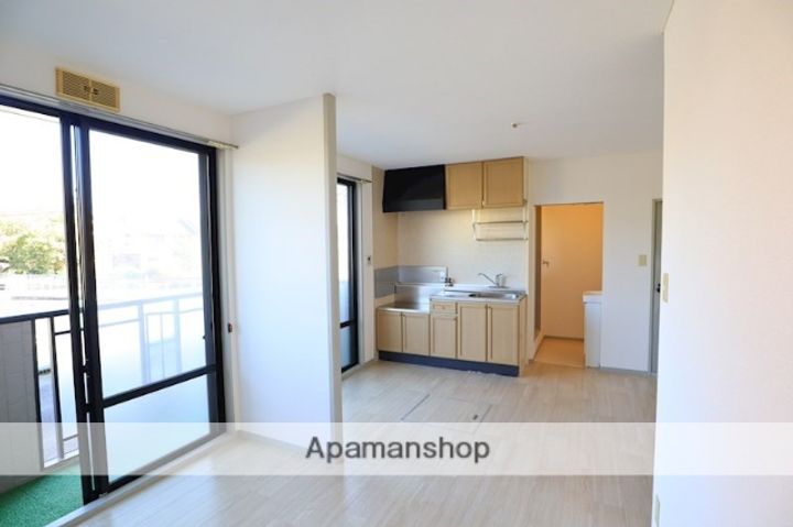 アルファ生駒の居間