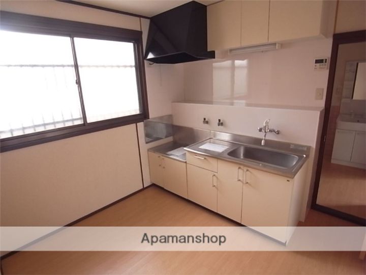 奈良県生駒市辻町の賃貸マンションの居間