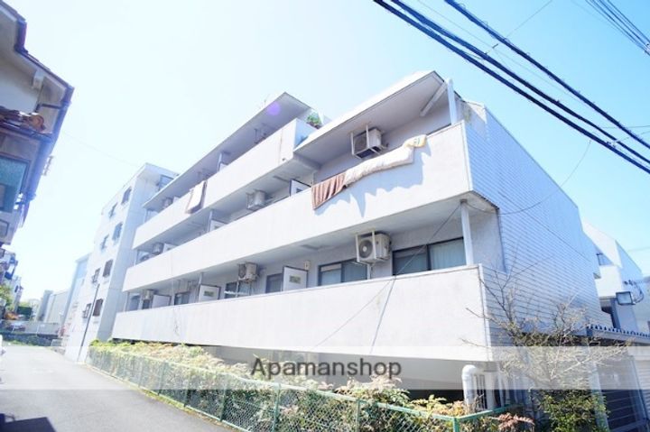 メゾン大和東生駒の外観