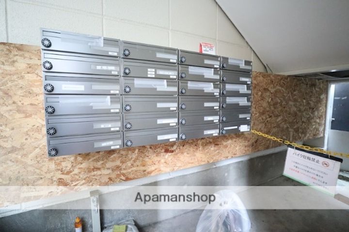 奈良県生駒市元町1丁目の賃貸マンションの内装