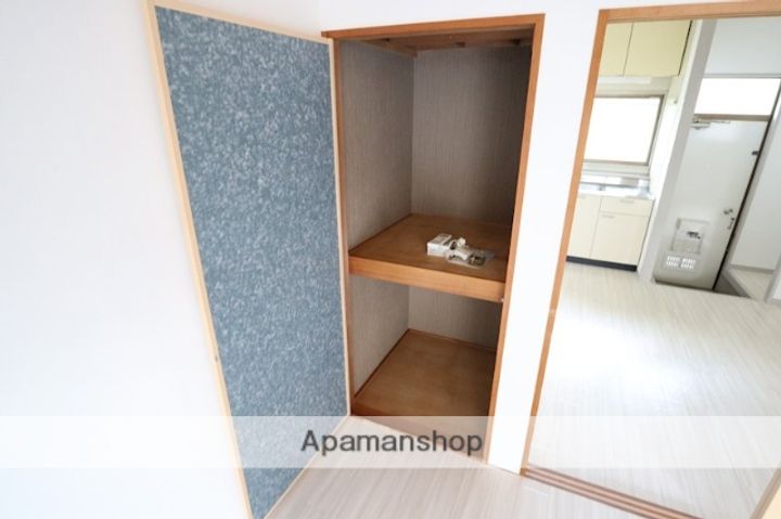 奈良県生駒市壱分町の賃貸アパートの内装