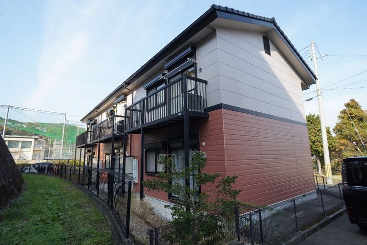 ラフィーネ生駒 (西松ヶ丘)103の外観