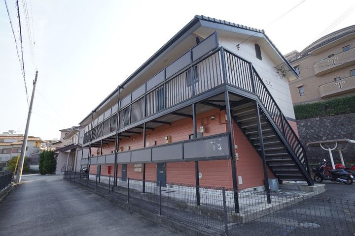 ラフィーネ生駒 (西松ヶ丘)103の外観