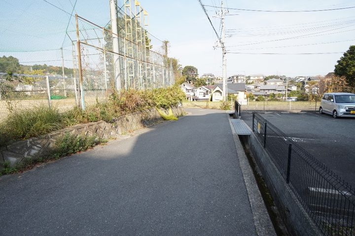 ラフィーネ生駒 (西松ヶ丘)103の周辺