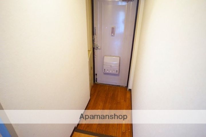 和州ビルの玄関