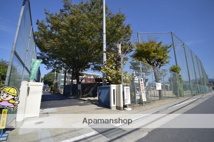 ラ・フォーレ前栽の周辺