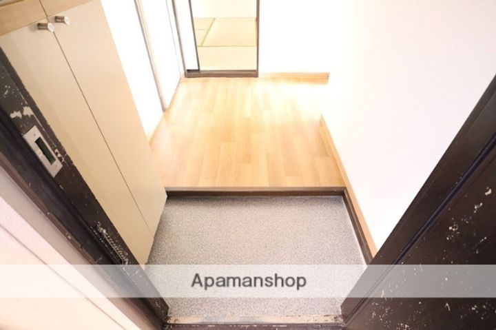 奈良県天理市乙木町の賃貸アパートの玄関