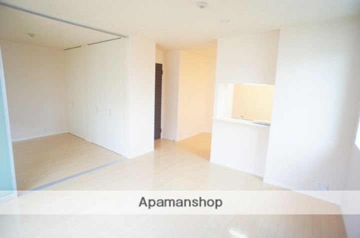 奈良県天理市二階堂上ノ庄町の賃貸アパートの居間