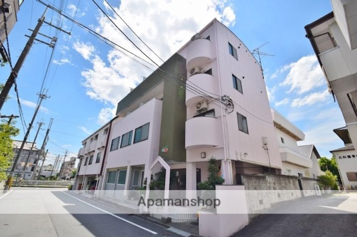 トマトハウスの外観