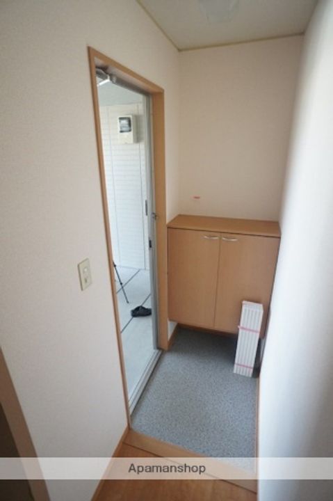 グリーンガーデン 弐番館の玄関