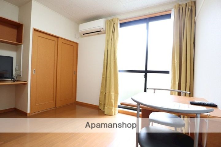 ロイヤルSK指柳の居間