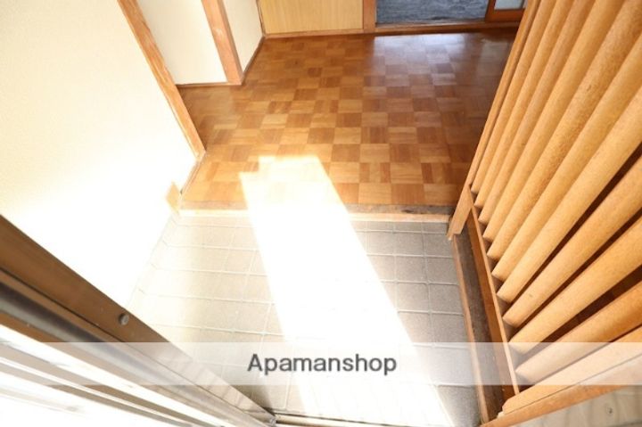 ハイツ大栄の玄関