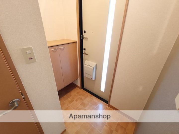 ガーデンスクエア祝園Aの玄関