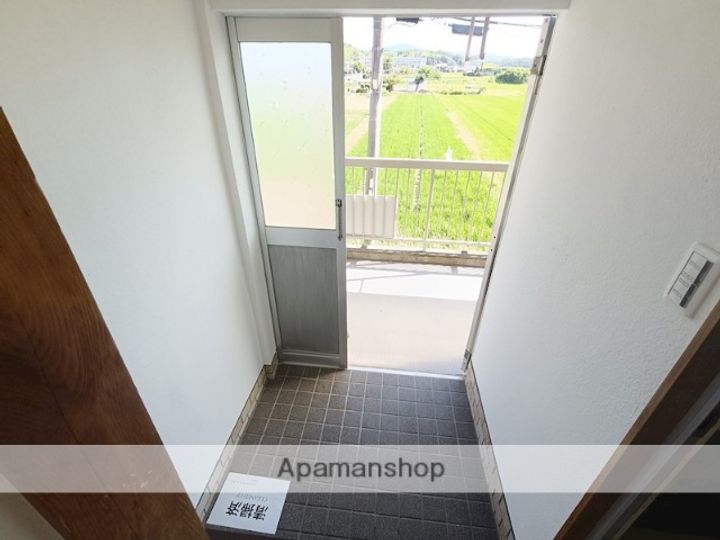 加茂アパートの玄関