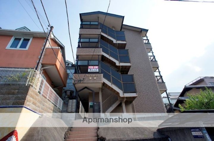 奈良県奈良市富雄元町1丁目の賃貸マンションの外観