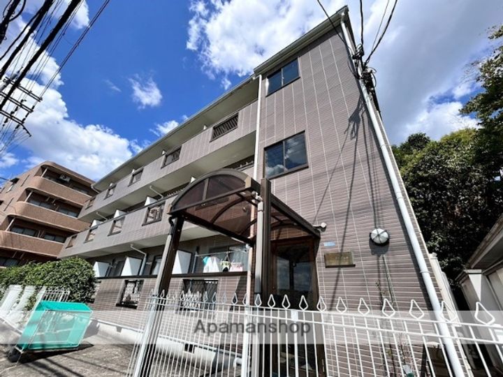 奈良県奈良市三碓3丁目の賃貸アパートの外観
