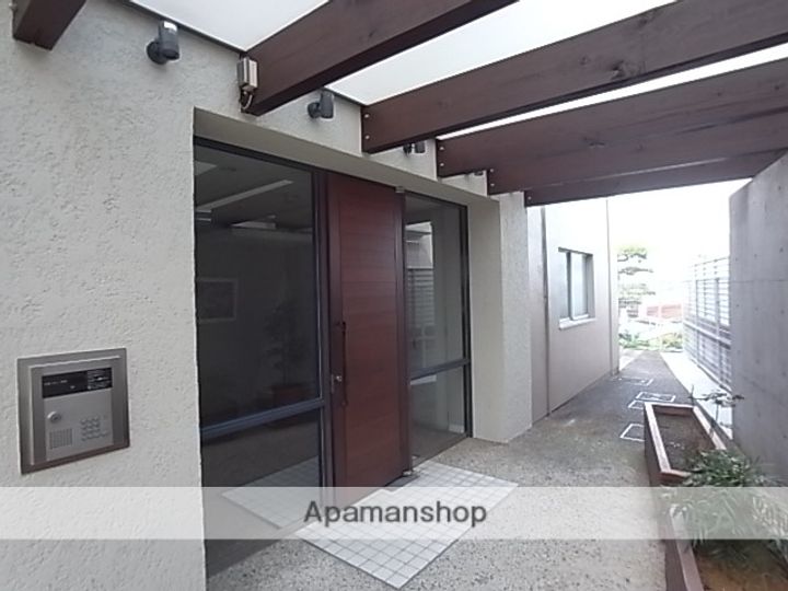 オーティス富雄の外観