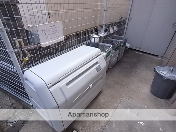 オーティス富雄の外観