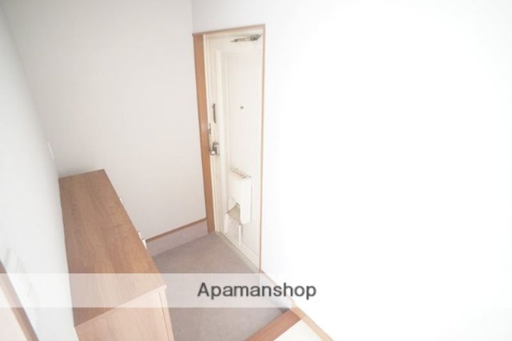 ききょう鳥見ビルの玄関